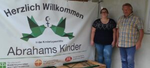 Leiterin Linda Minkus und Pastoralreferent Martin Wrasmann