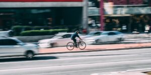 Radfahrer & Autos (c) pixabay