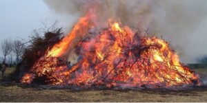 Osterfeuer (c) Dirk Schumacher