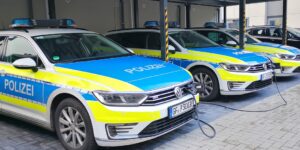 E-Streifenwagen-c-lautloseinsatzbereit.