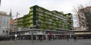Rathaus-Neubau mit Begruenung (c) Rainer Mühlnickel
