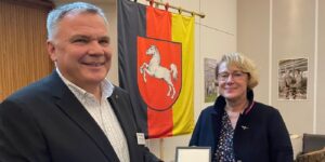 Thomas Kempernolte erhählt die Niedersächsische Forstmedaille