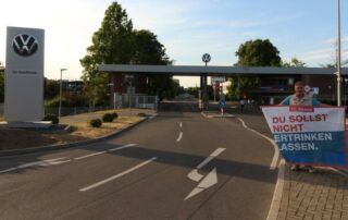 Plakataktion Flüchtlingstag (c) Thomas Bollmann