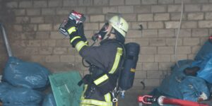Feuerwehrmann im Einsatz (c) Rene Fischer