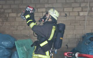 Feuerwehrmann im Einsatz (c) Rene Fischer