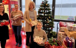 Wunschbaum Geschenke-Übergabe (c) BSVG
